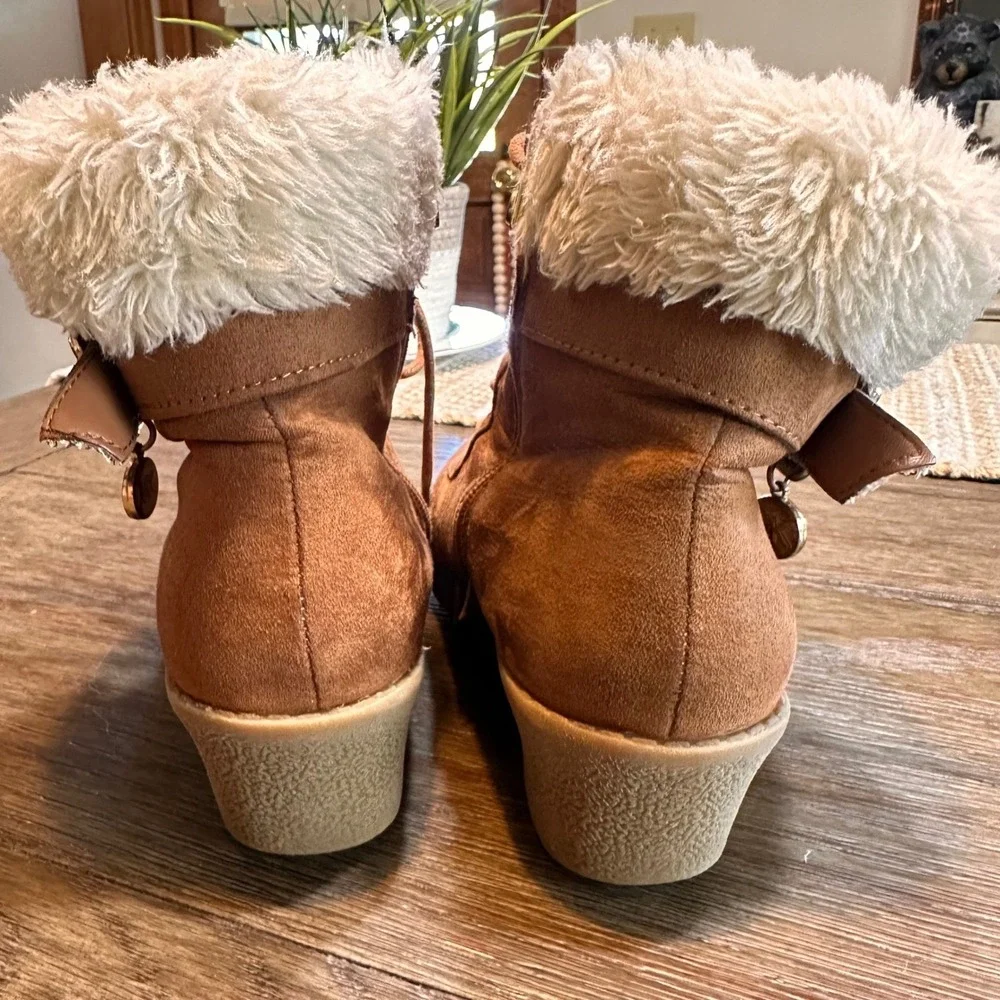 Kids Michael Kors Myra Wendee Camel Faux‎ Suede Fur Laced Wedge Ankle Boots Sz 4